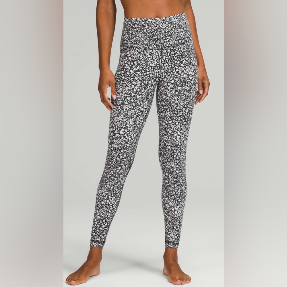 NWOT Lululemon Align High-Rise Pant 25" Venture Floral Alpine White Black - Picture 1 of 10